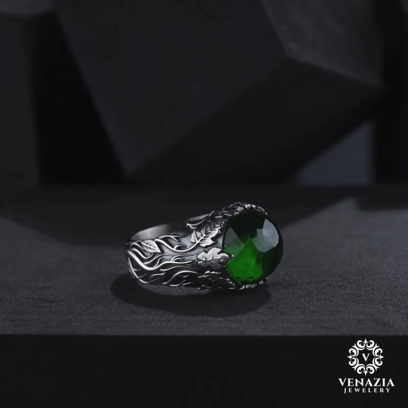VeNAZIA 30-10-20232552 copy Sarmaşık Yeşil Taşlı Gümüş Yüzük Modeli