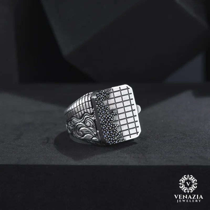 Kapaklı Gümüş Erkek Yüzük Modeli