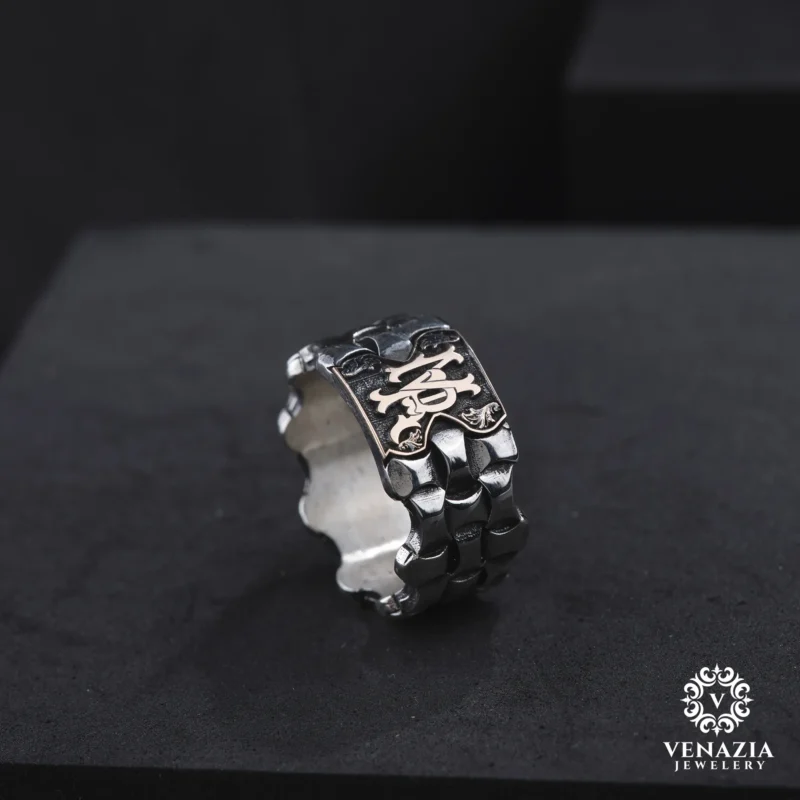 VeNAZIA 30-10-20232781 copy Harfli Gümüş Yüzük Modeli