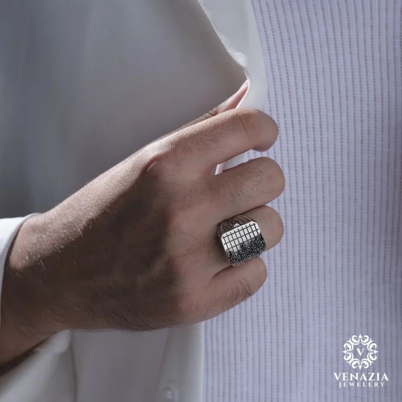 Kapaklı Gümüş Erkek Yüzük Modeli