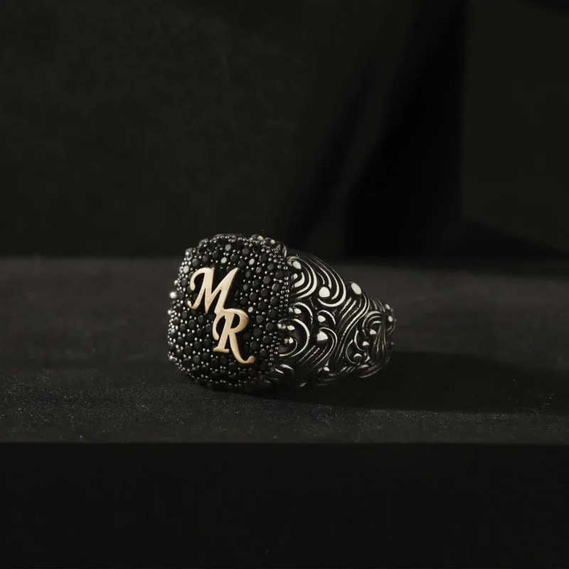 VENAZIA- KASIM-202533163 copy Harfli Gümüş Erkek Yüzük Modeli