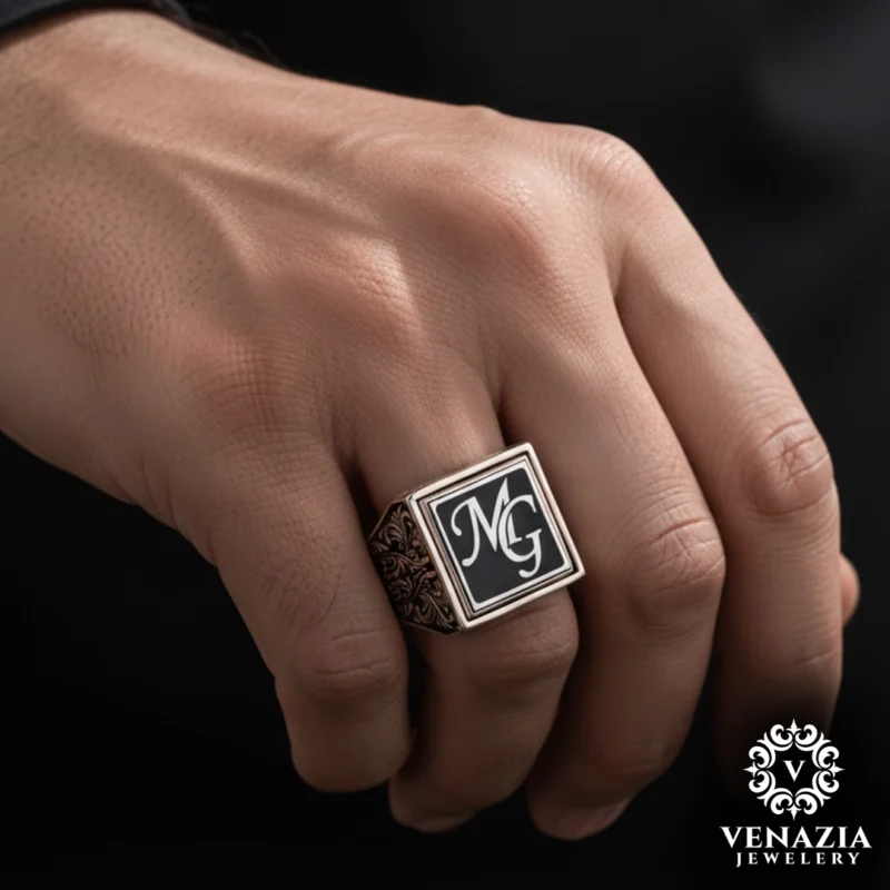 3 Eşlere Özel Harfli Çift Taraflı Yüzük Modeli